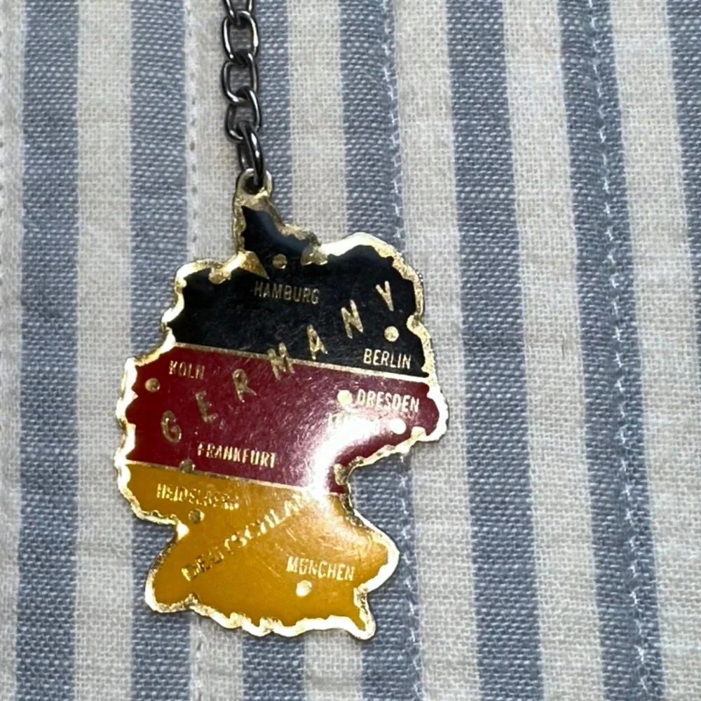 Vintage Germany Map Keychain Flag Colors Souvenir‎ Berlin Hamburg Munchen Travel
